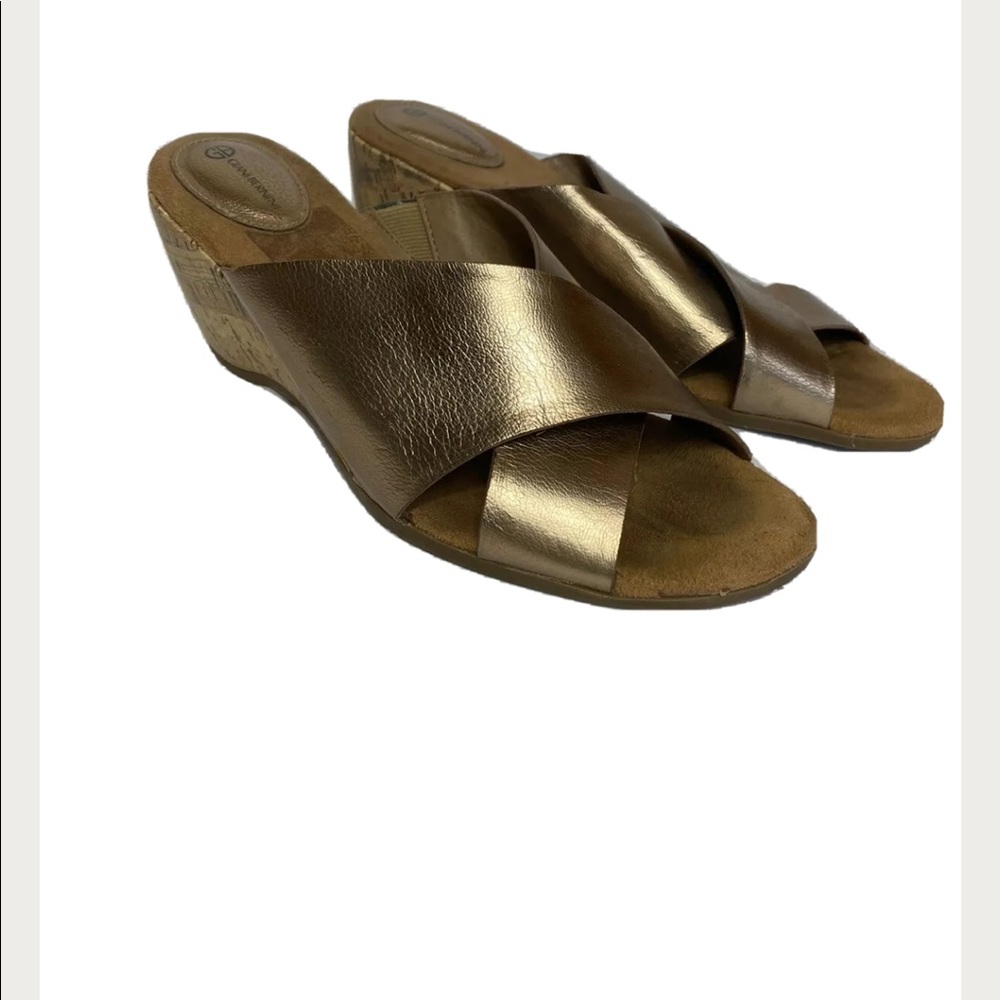 GIANI BERNINI Gold Metallic Open Toe Cork Wedge 8